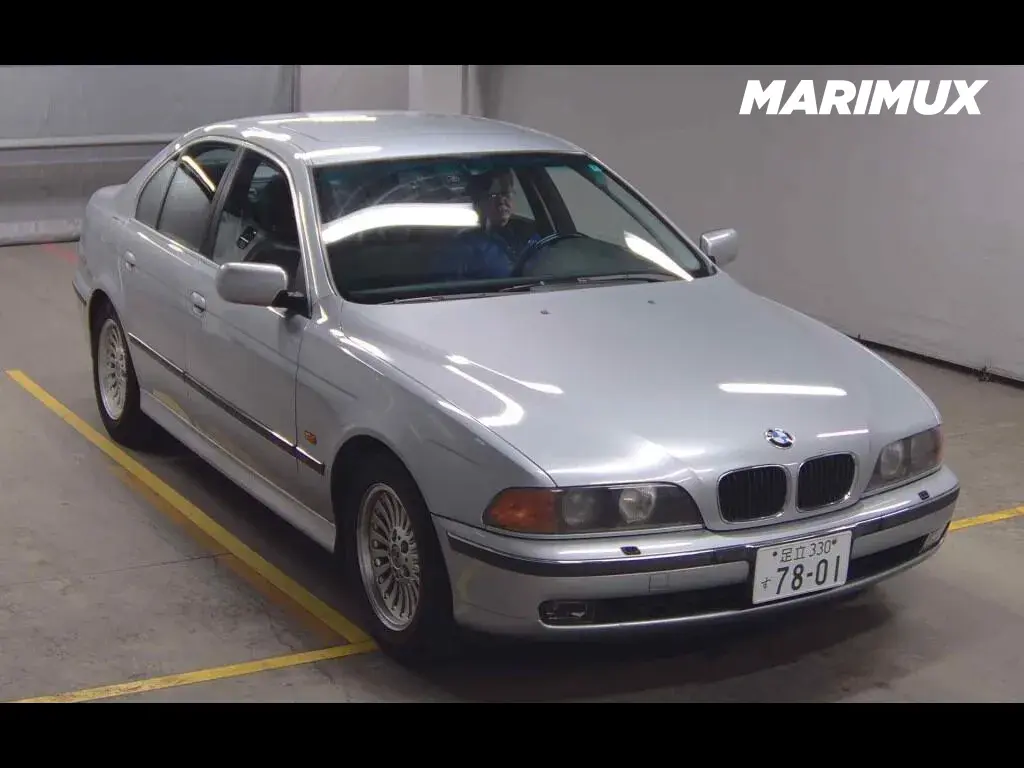 BMW 5 SERIES 4D 528I