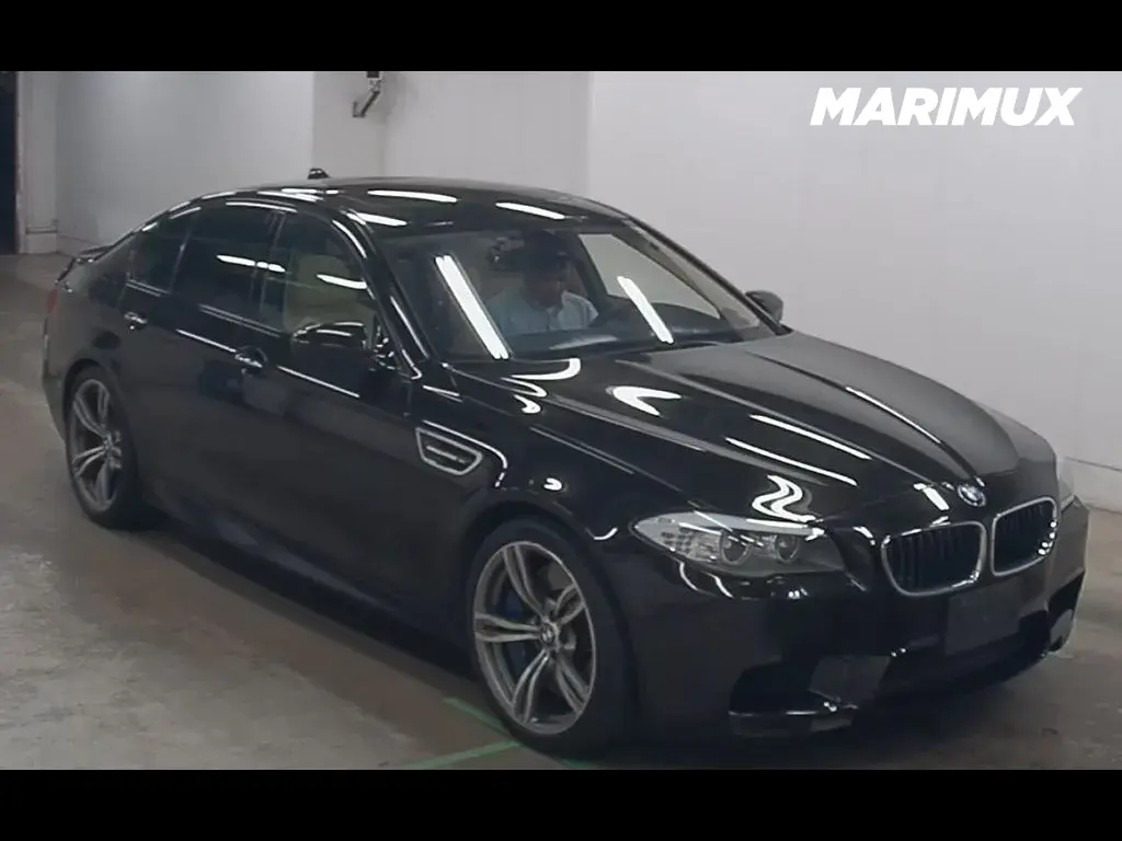BMW M5 4D M5
