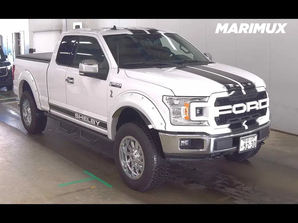 FORD F-150 4D 4WD LARIAT