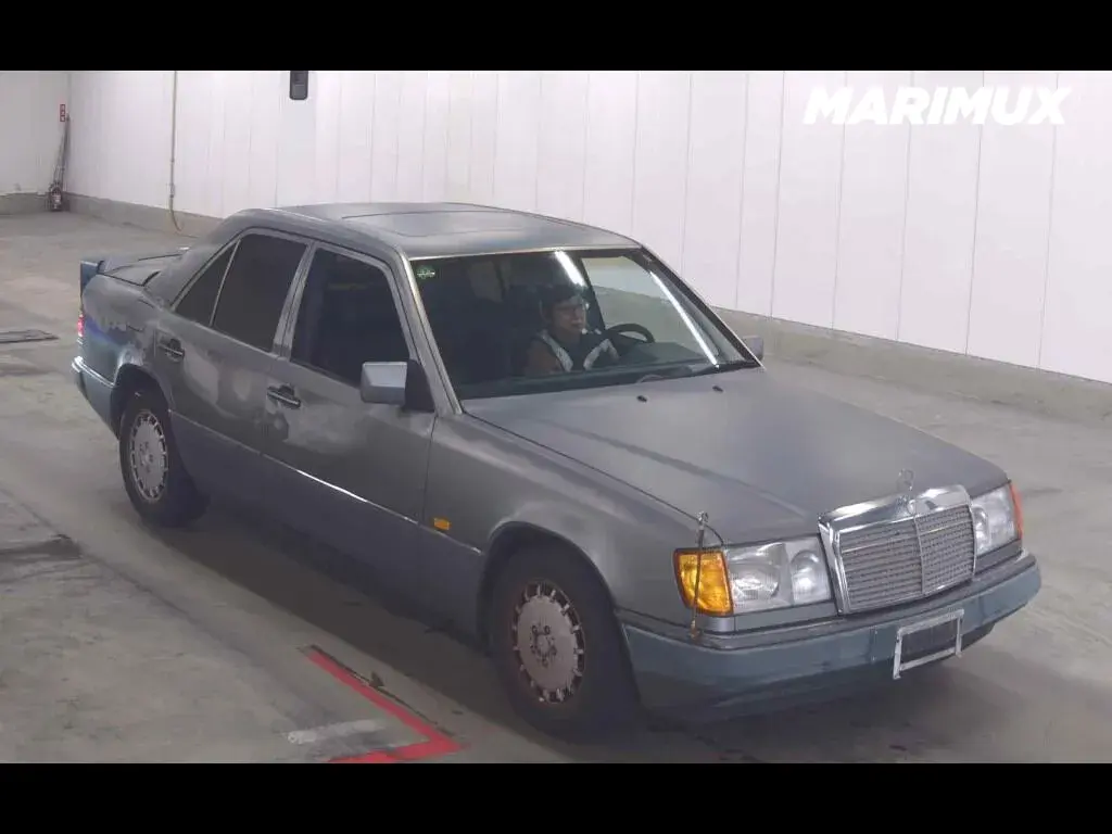MERCEDES BENZ MEDIUM CLASS 4D 300E