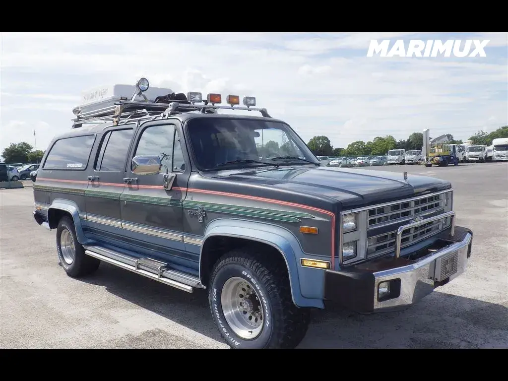 CHEVROLET SUBURBAN 4WD