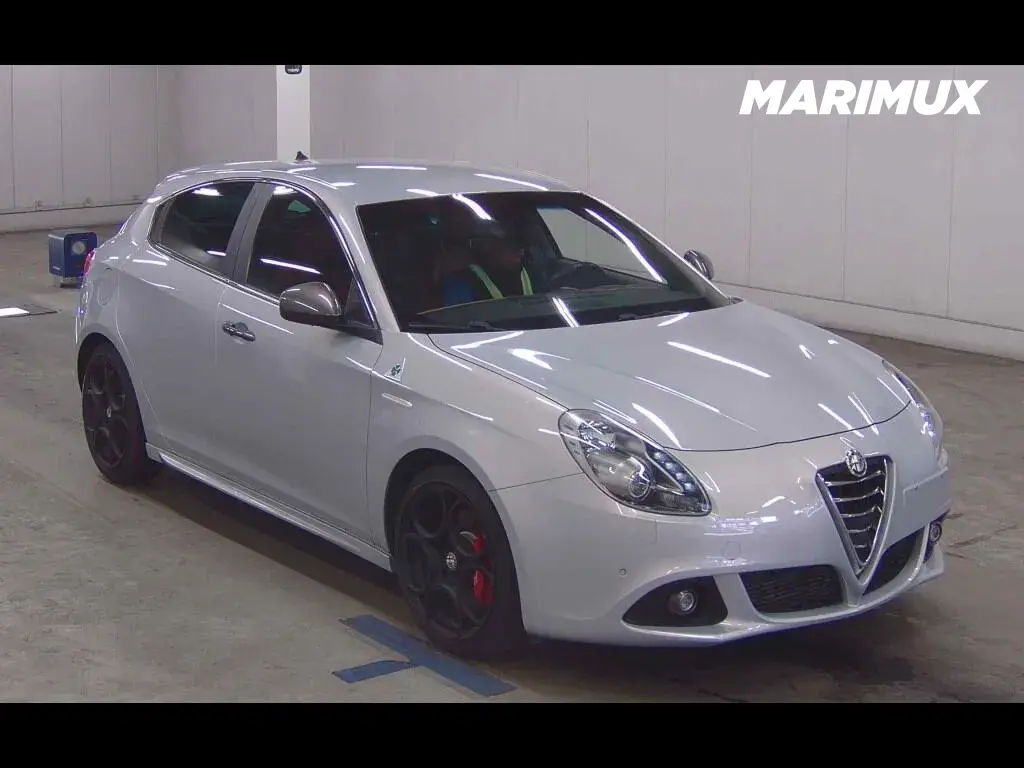 ALFA ROMEO GIULIETTA 5D QUADRIFOGLIO VERDE